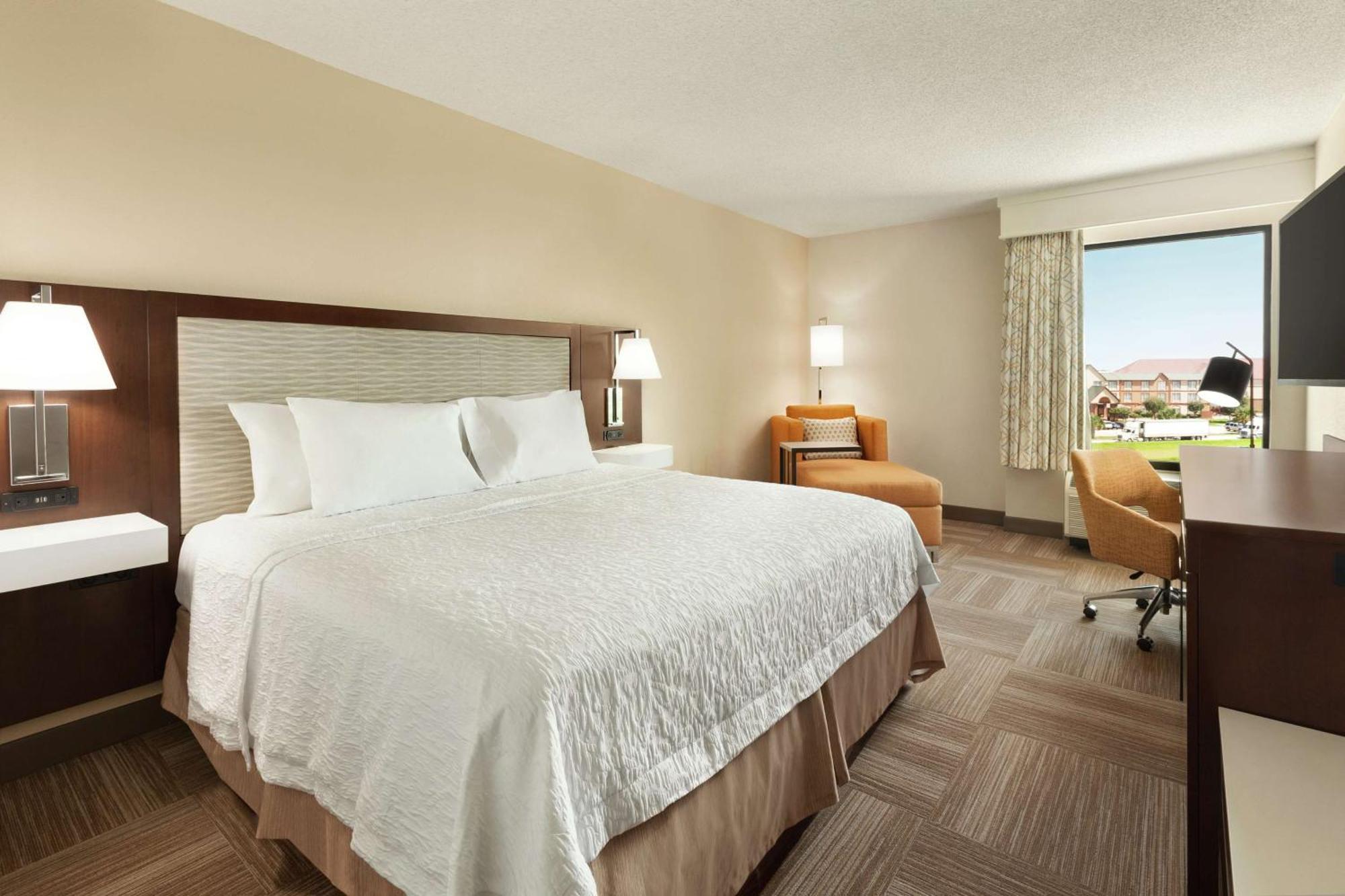 Hampton Hobby Airport Otel 3*