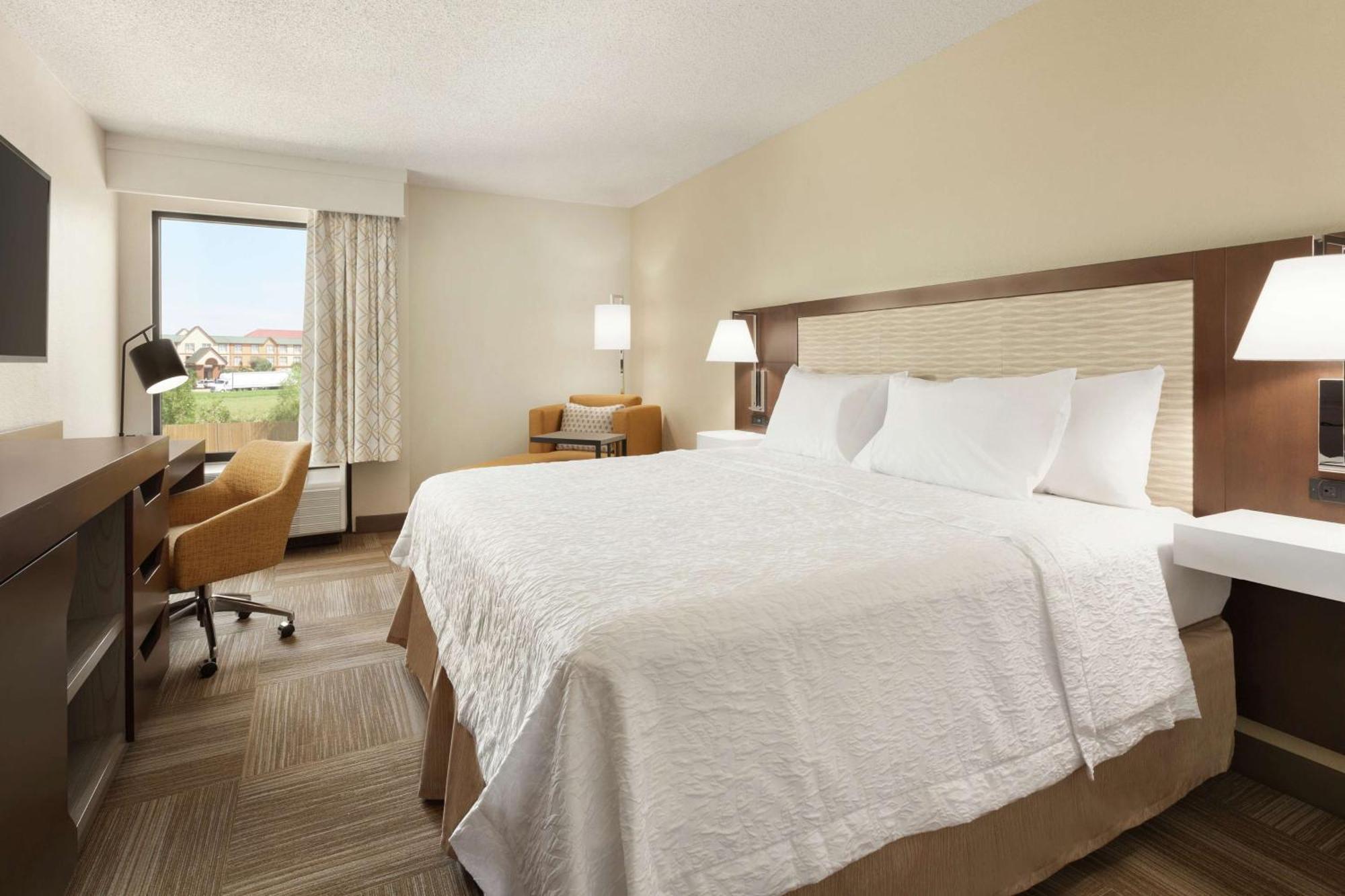 Otel Hampton Hobby Airport 3*