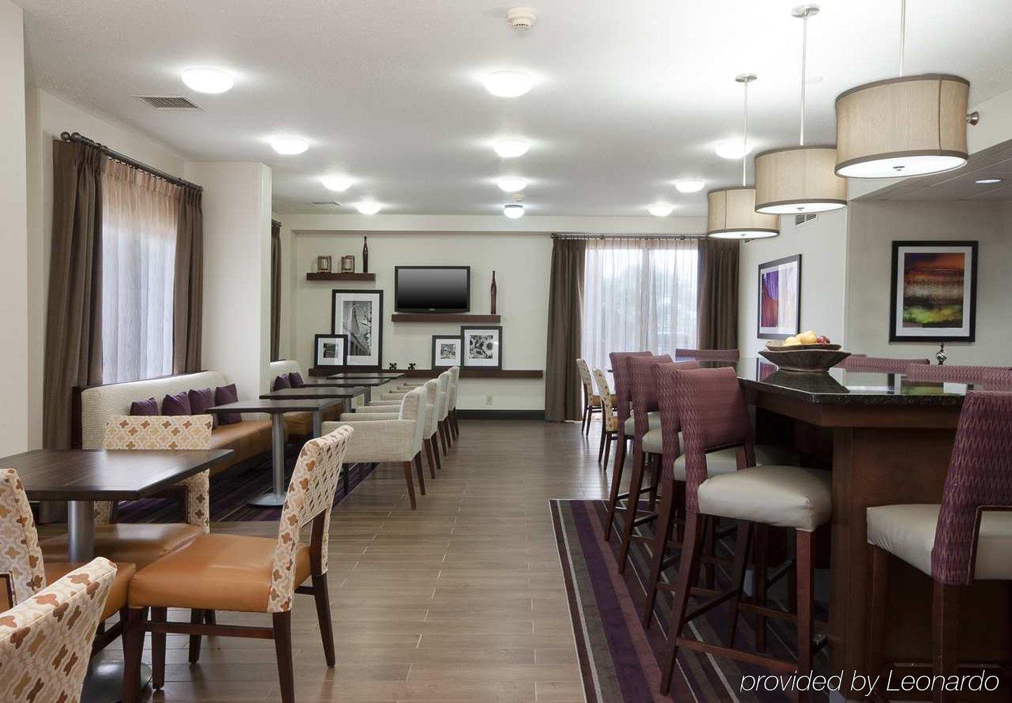 Hampton Hobby Airport Otel 3*