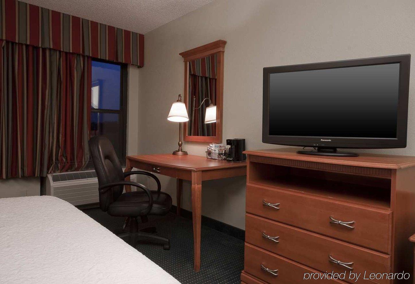 Otel Hampton Hobby Airport 3*