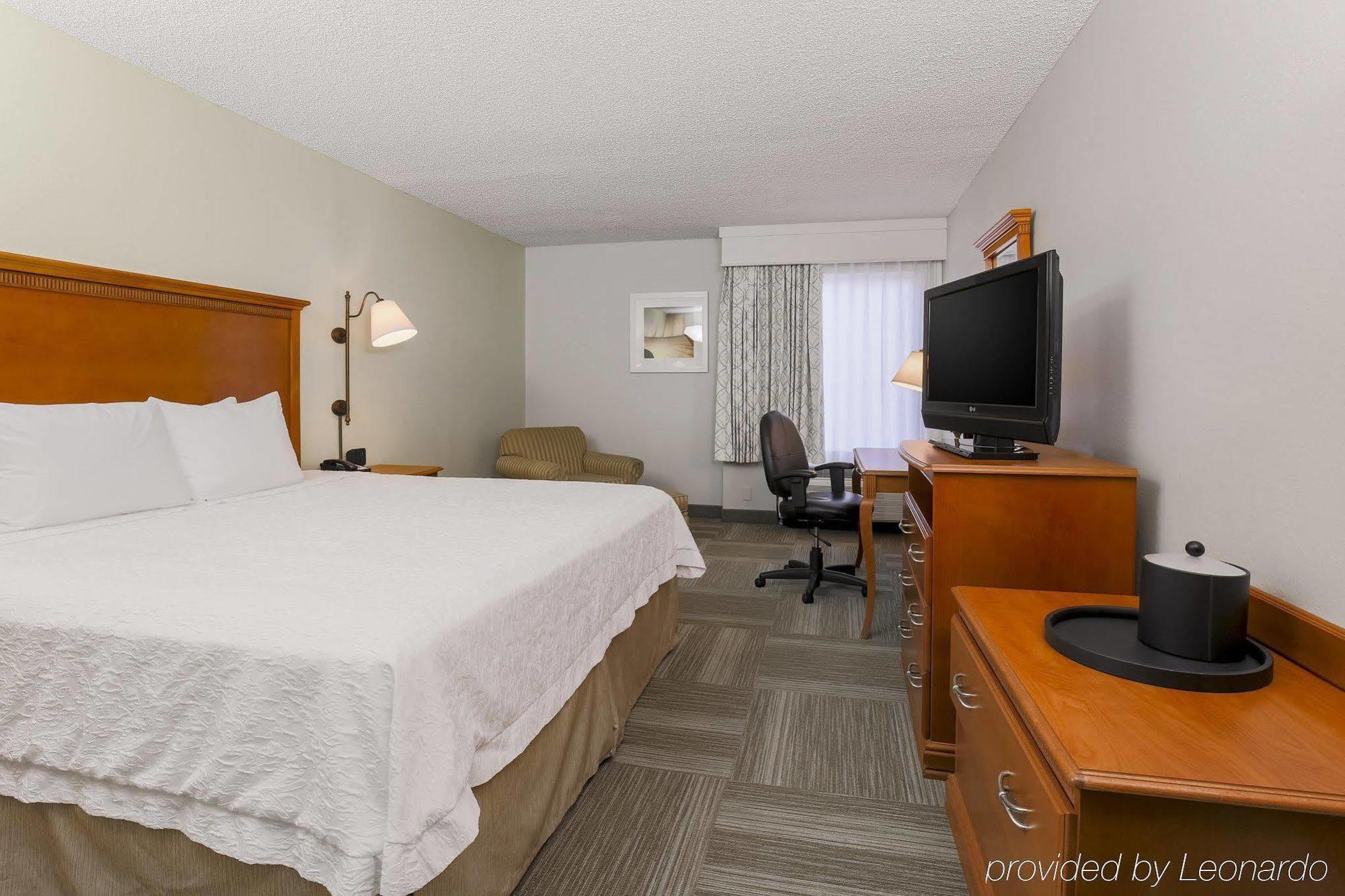 Hampton Hobby Airport Otel